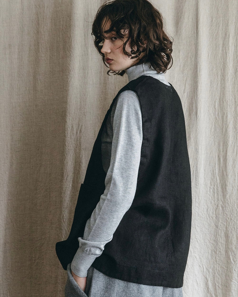 Melisa Vest: Black
