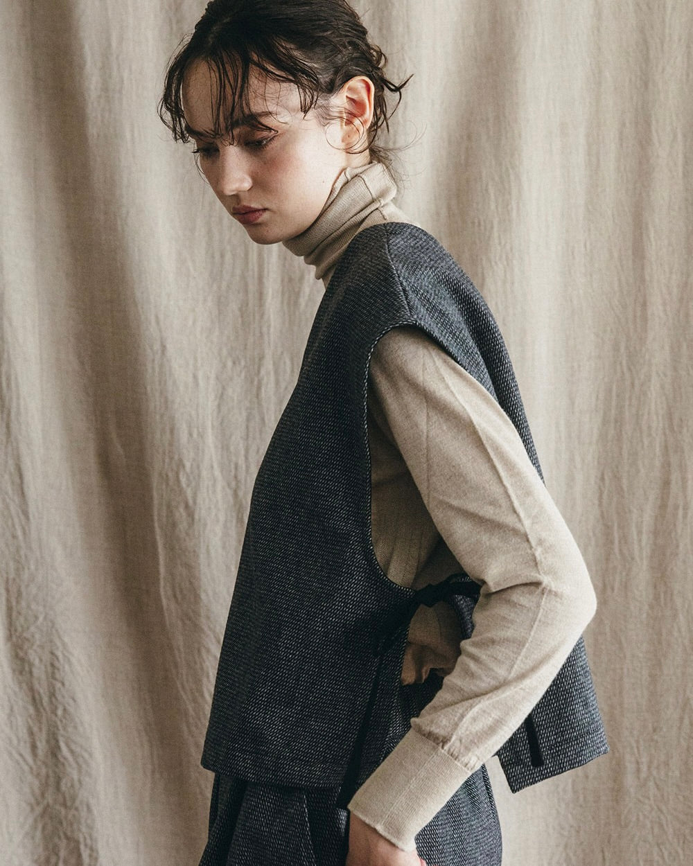 Roze Vest: Wool Black Check