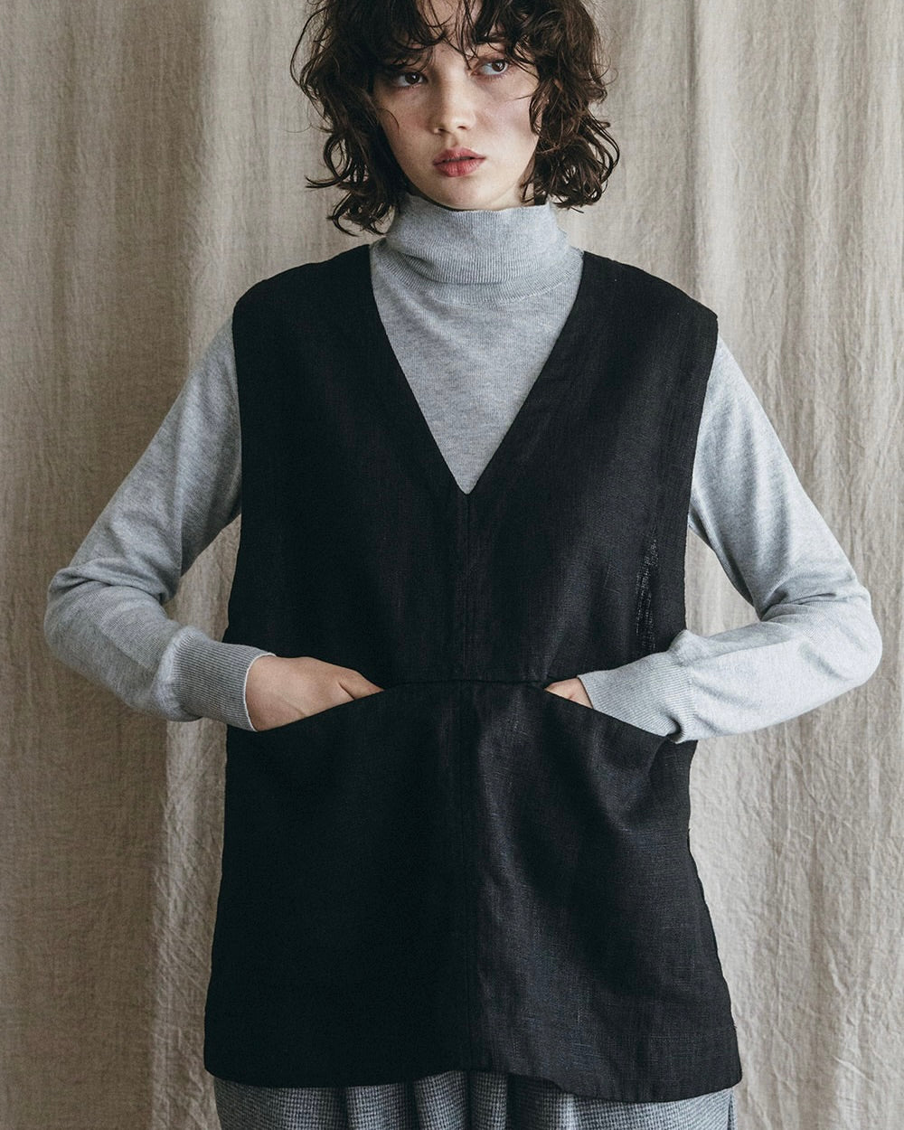 Melisa Vest: Black