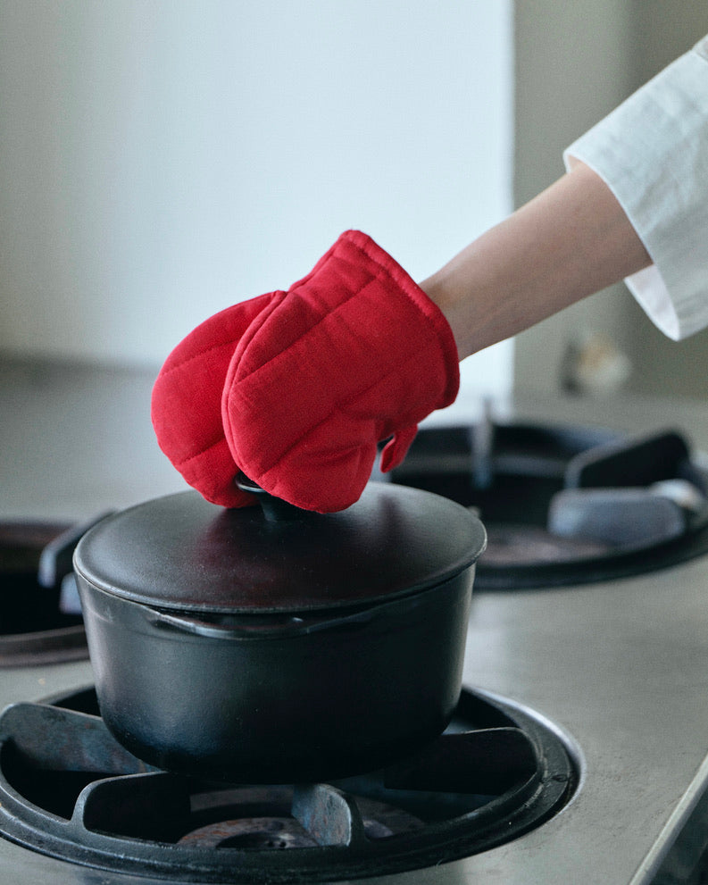 Linen OVEN MITTEN Set of 3. Linen Kitchen Gloves and Pot Holder Set . Linen  Kitchen Mitten With Heat-insulated Padding Filling Gift Set 