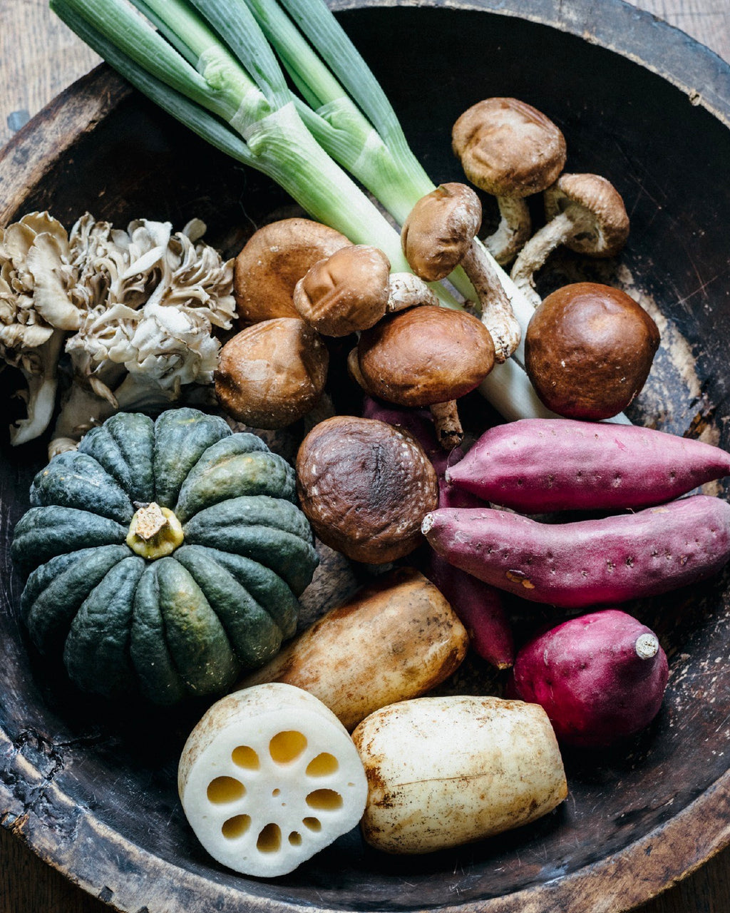 Simplicity at Home: Japanese Rituals, Recipes, and Arrangements for Thoughtful Living