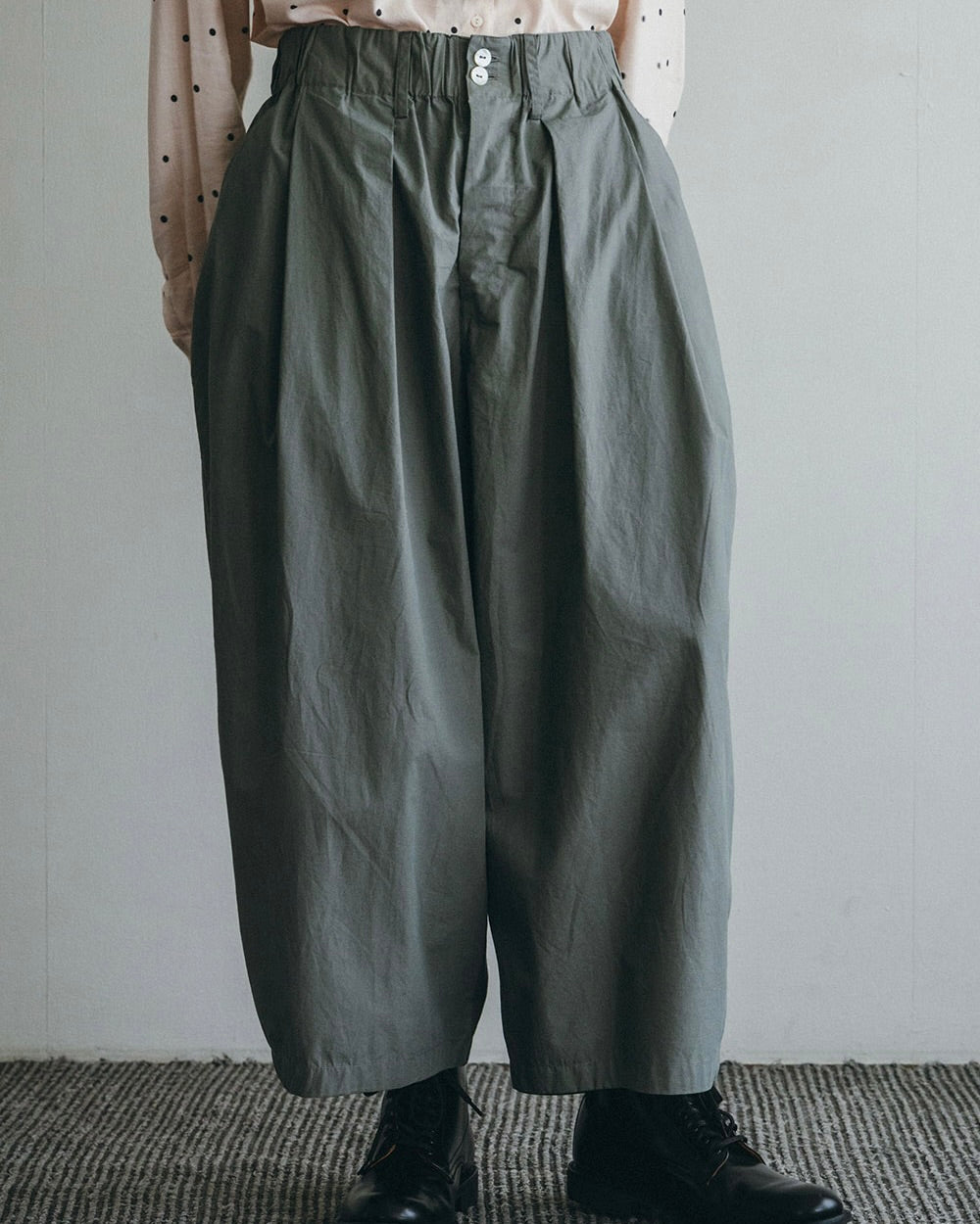 Mahabu Pant: Grey