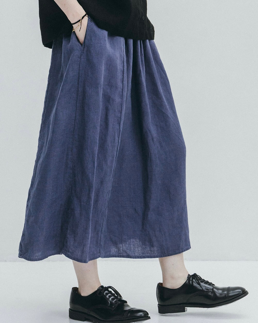 Beth Skirt: Smoke Blue
