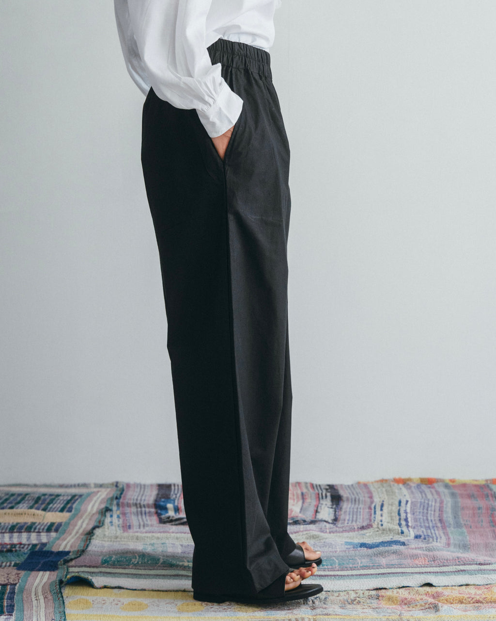 Saliha Pant: Black