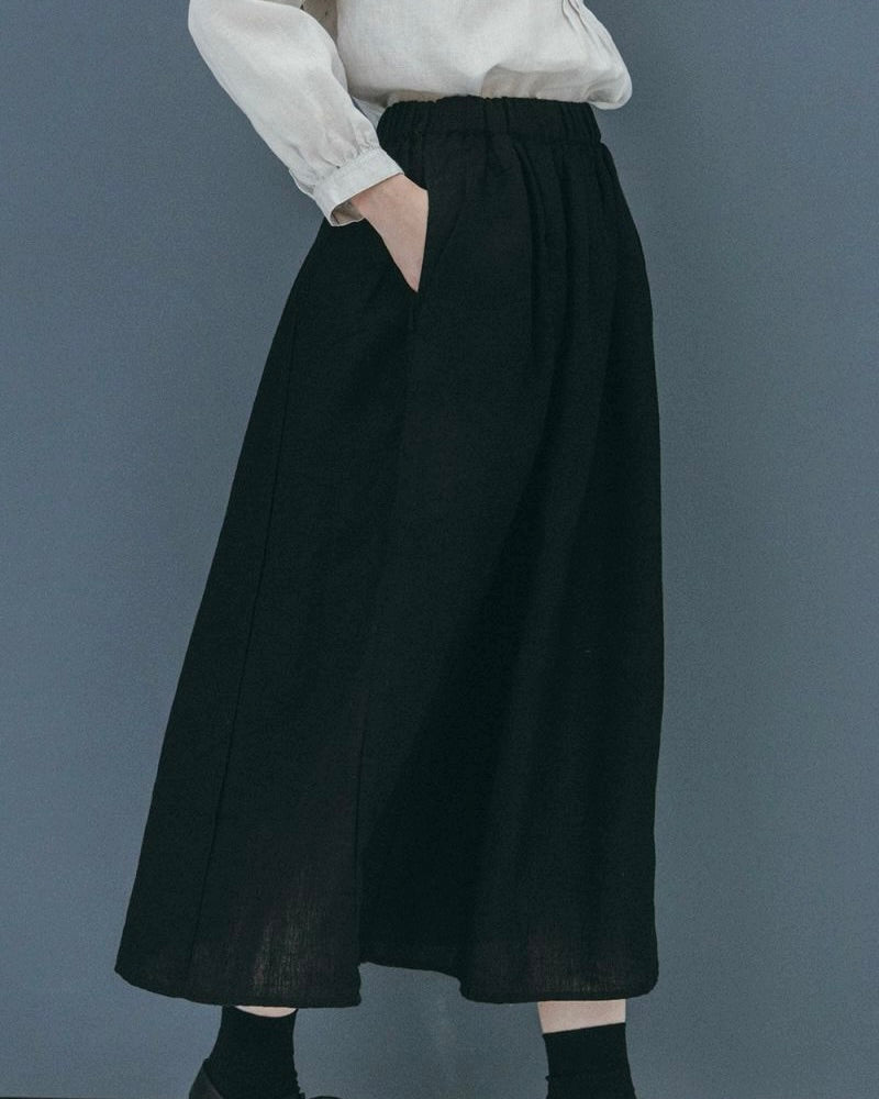 Beth Skirt: Black