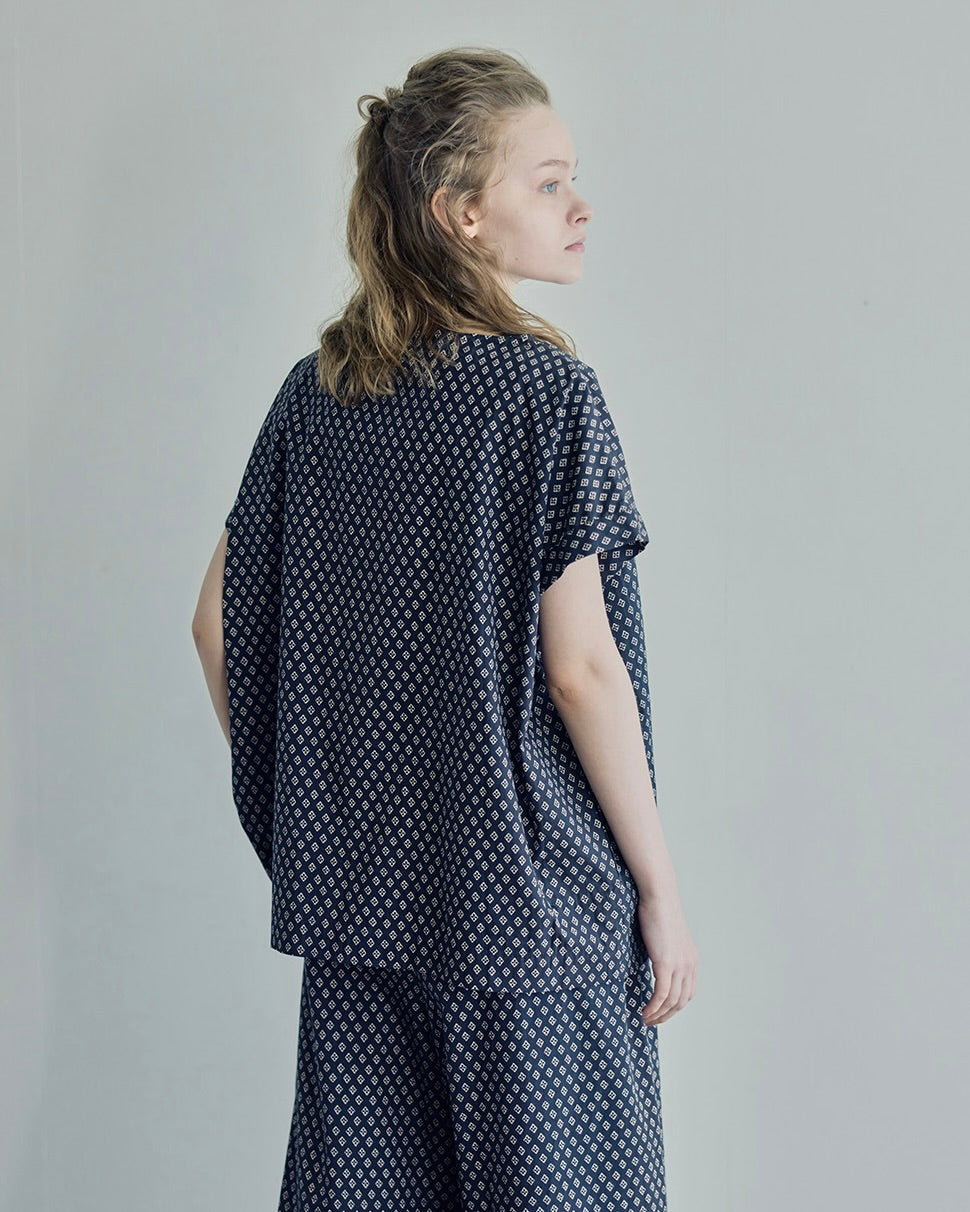 Thaili Top: Tile Black