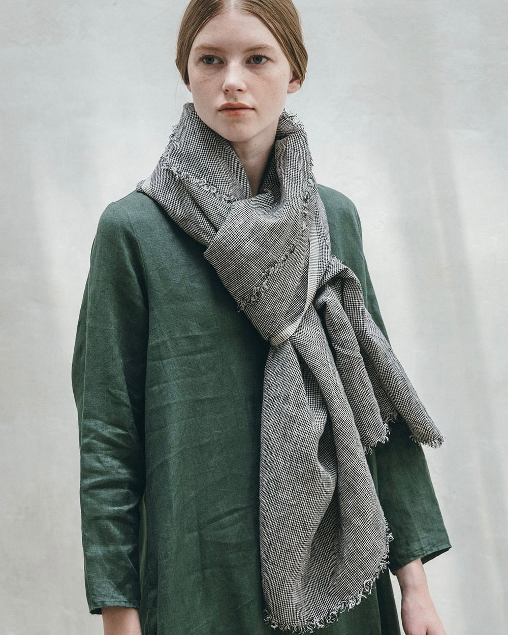 Tuz Scarf: Black Houndstooth