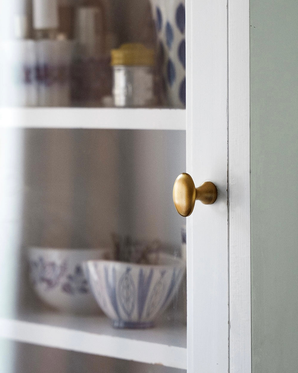 Brass Knob Oval: Large