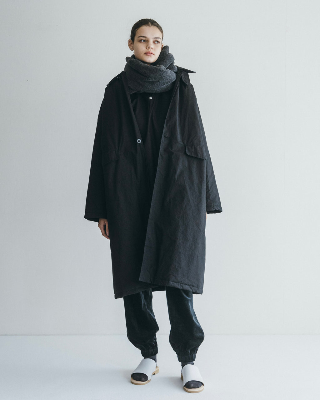 Amar Coat: Black