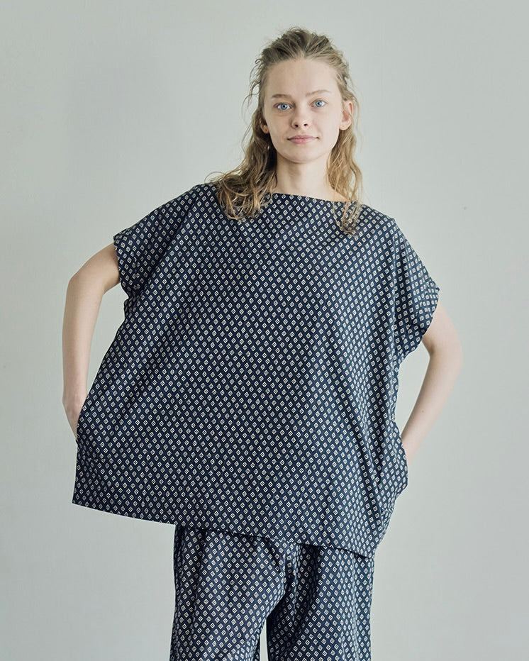 Thaili Top: Tile Black