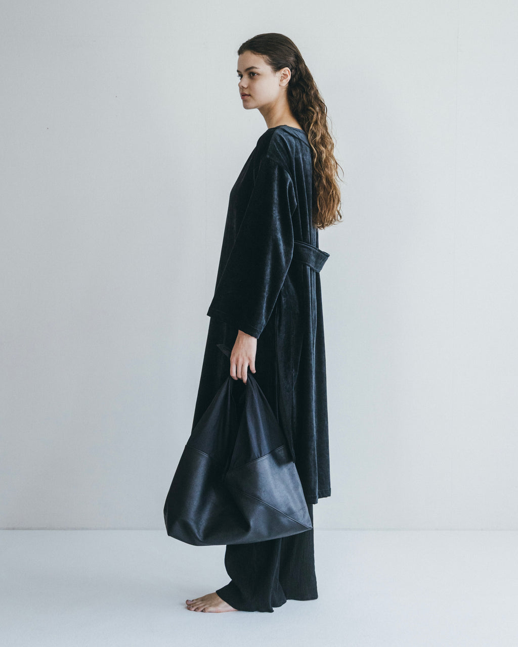 Azuma Bag: Black: Medium
