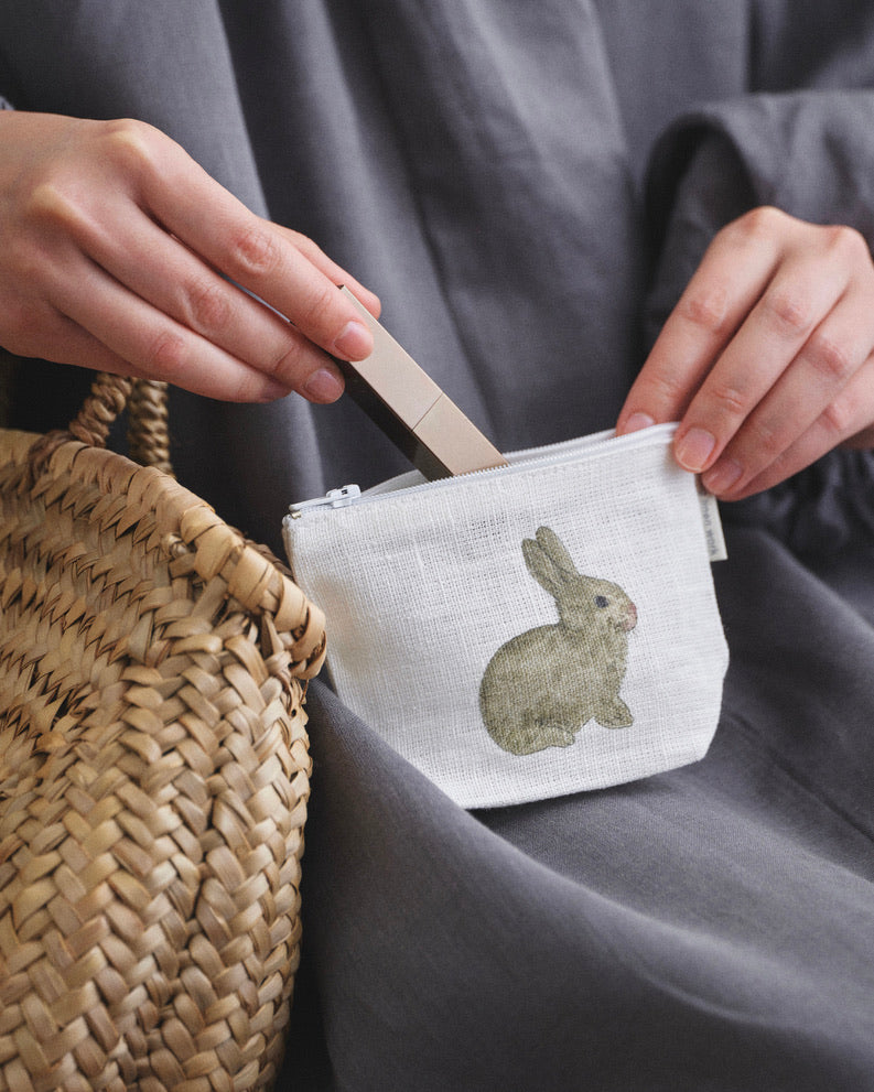 Isabelle Boinot Pouch: Rabbit and Carrot