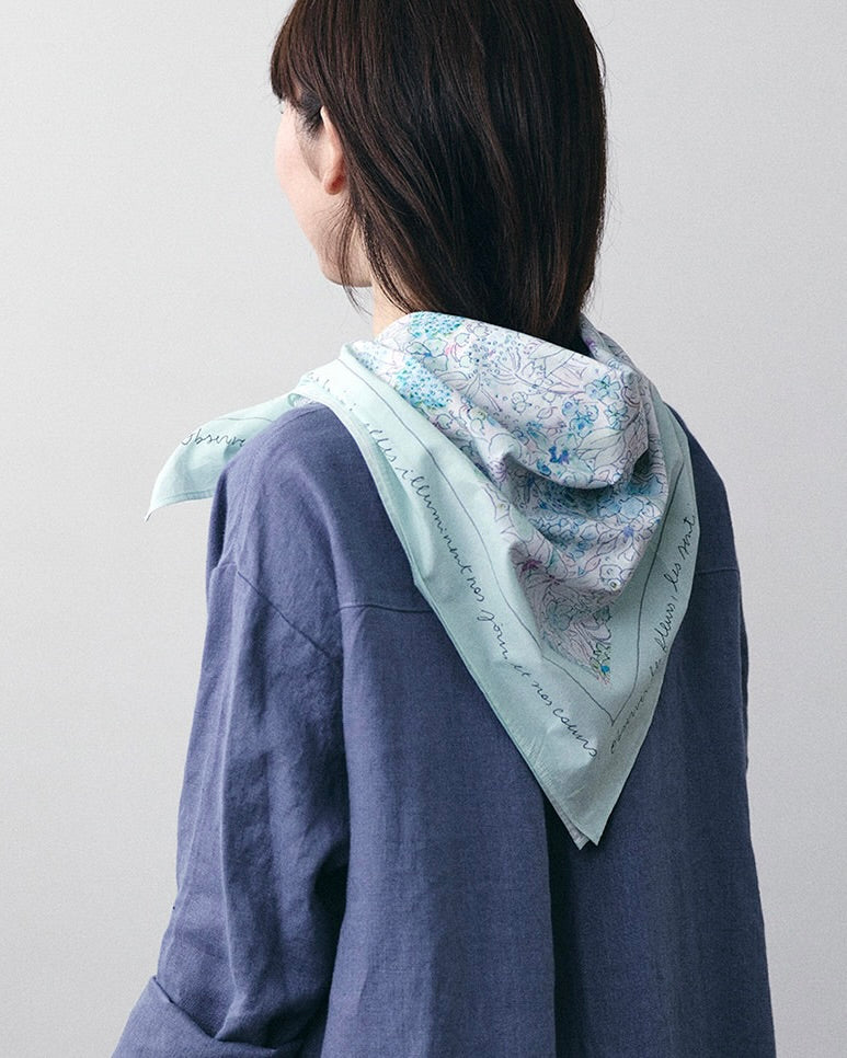 Scarf-Isabelle Boinot: Joy in Bloom: Blue