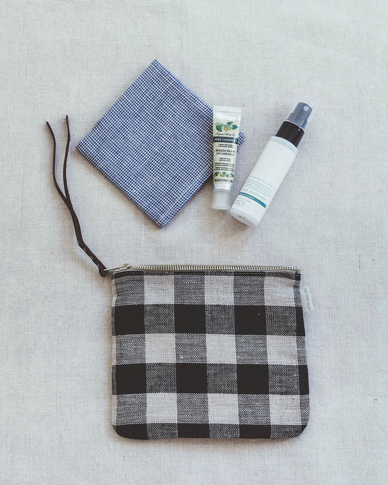 Canna Pouch Medium: Black Natural Check