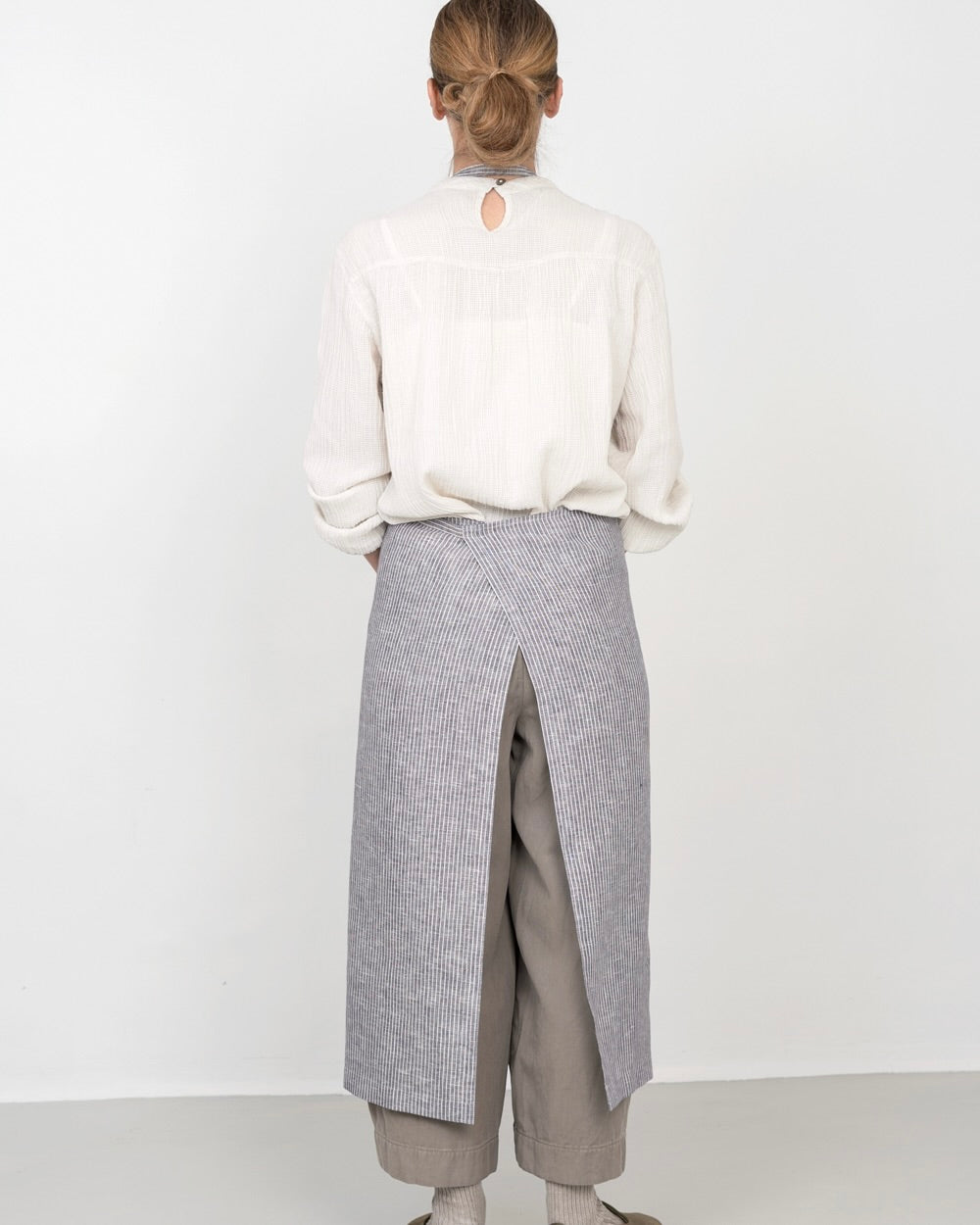 Full Apron: Grey Thin White Stripe Shop Fog Linen Full Apron: Grey Thin White Stripe Shop Fog Linen