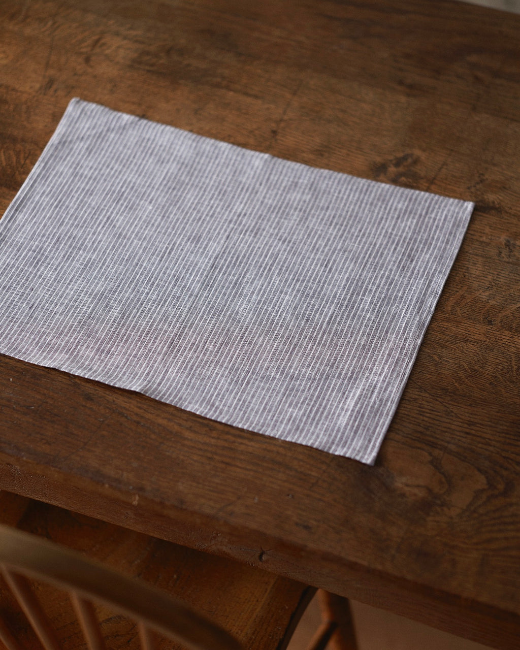 Placemat: Grey Thin White Stripe